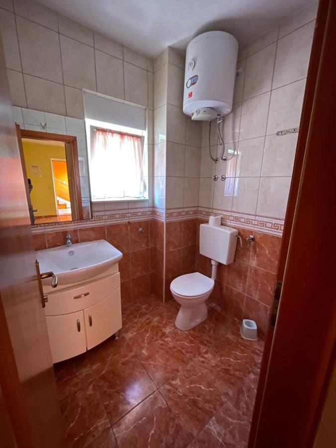 Apartman Jukic Hotel Marina Exterior photo