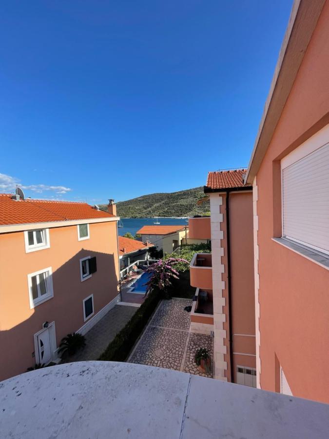 Apartman Jukic Hotel Marina Exterior photo