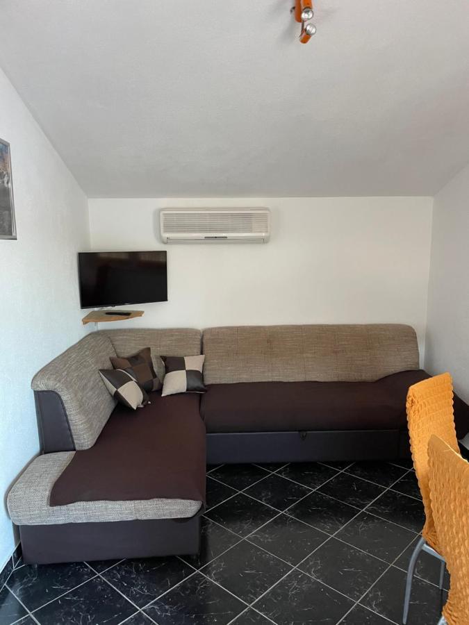 Apartman Jukic Hotel Marina Exterior photo