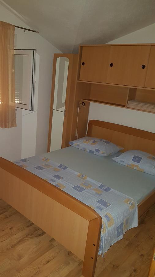 Apartman Jukic Hotel Marina Exterior photo